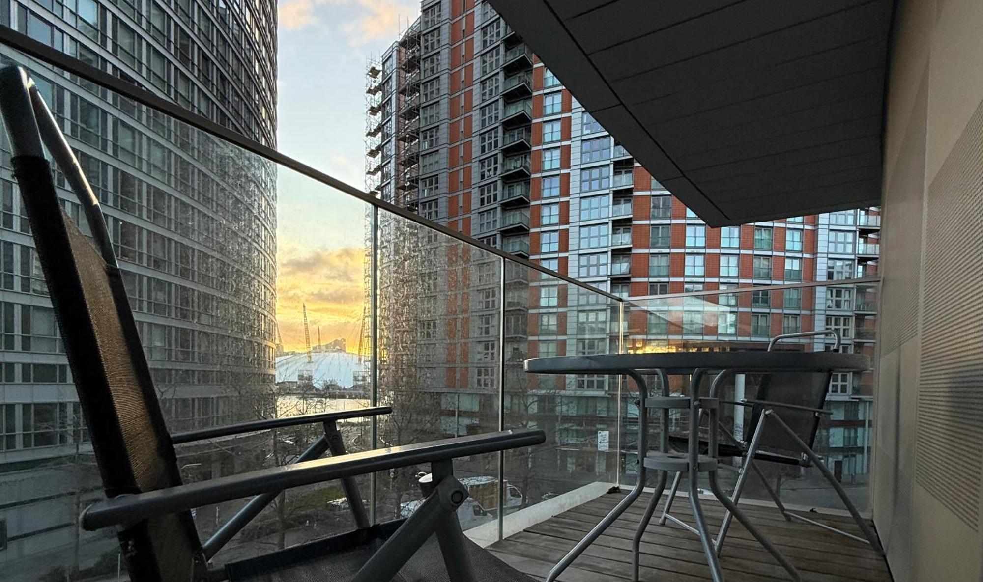 Luxury Modern 2 Bed Flat With Balcony And City View - Canary Wharf City Center Londra Esterno foto